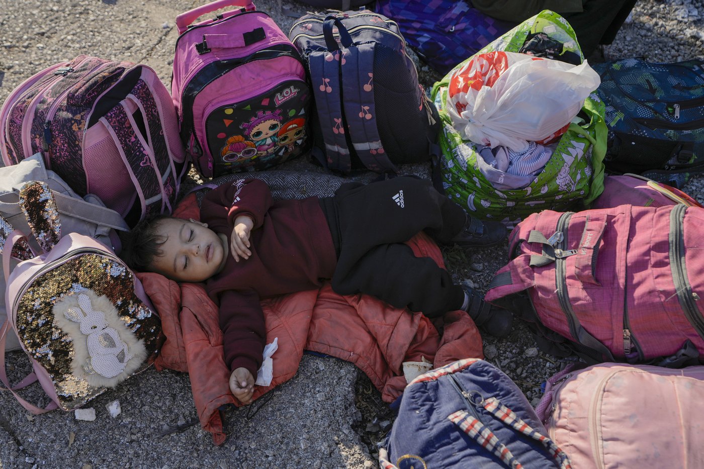 Hundreds of fleeing families sleep on beaches and streets after Israel's strikes shake Beirut | iNFOnews.ca