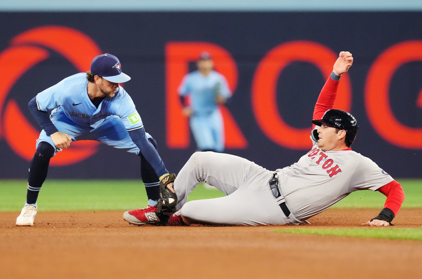 Red Sox rally to beat Blue Jays 6-5 in 10 innings | iNFOnews.ca