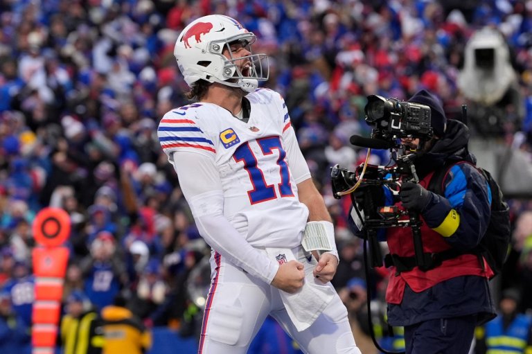 Josh Allen dominates with 6 TDs pushing Bills past Buccaneers 44-32 | iNFOnews.ca