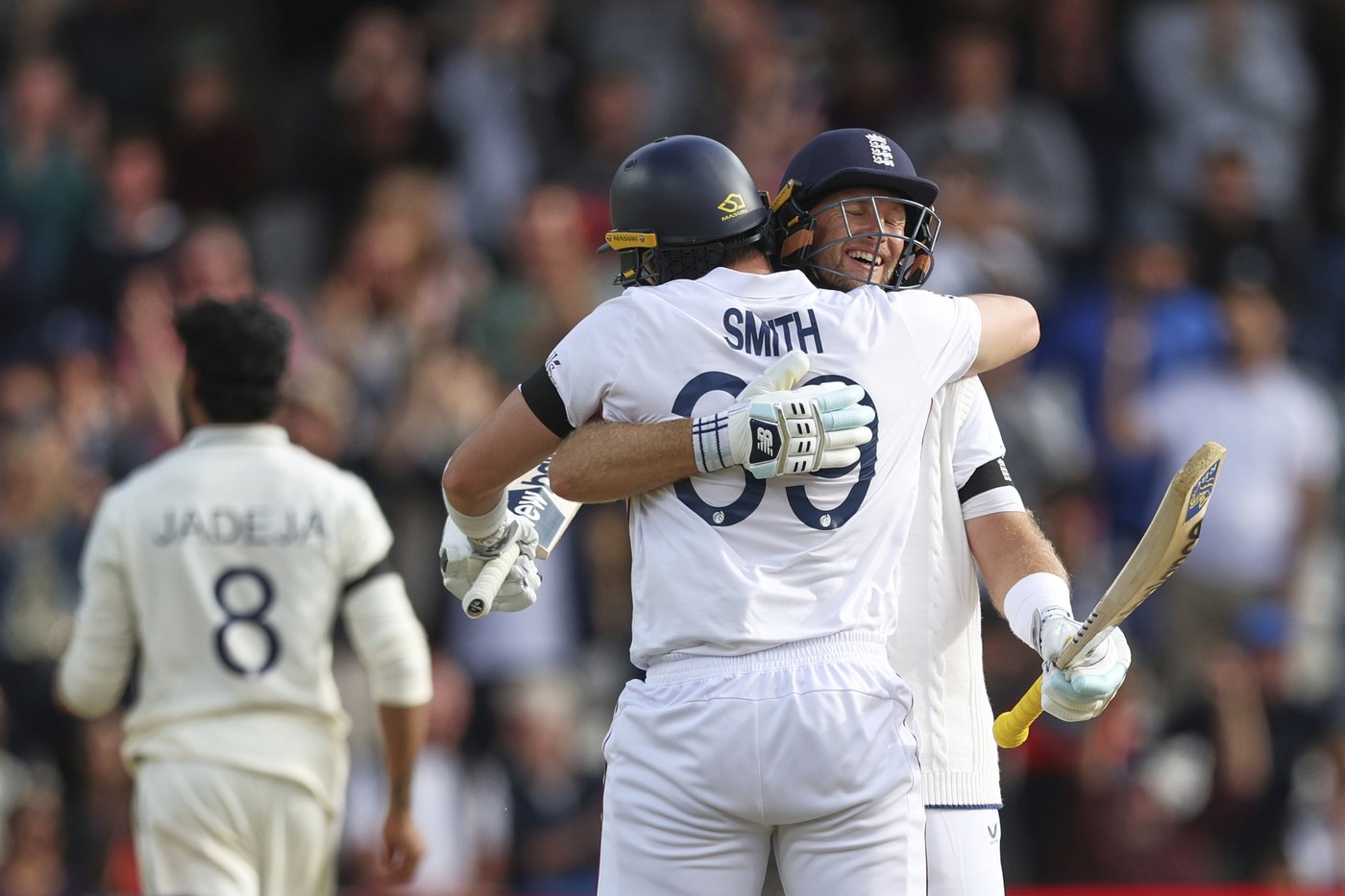 England chases down 371 runs to beat India in series opener at Headingley | iNFOnews.ca England chases down 371 runs to beat India in series opener at Headingley | iNFOnews.ca