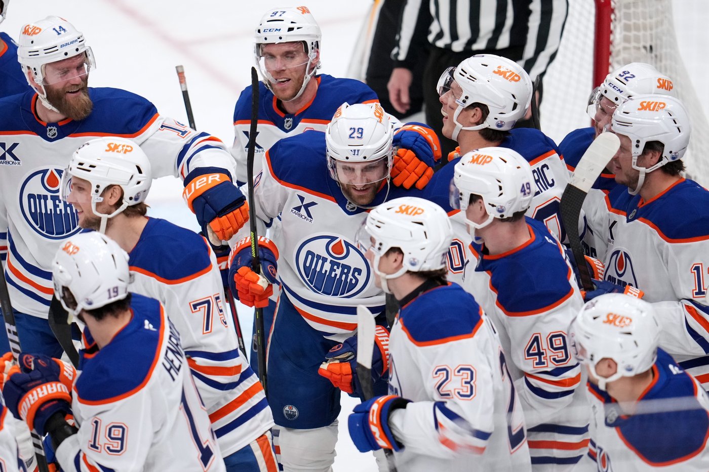 Draisaitl nets 1,000th point on power play against Penguins | iNFOnews.ca