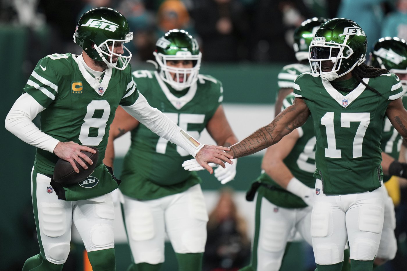 Jets' Aaron Rodgers becomes the NFL's 5th player to throw 500 regular-season TD passes | iNFOnews.ca Jets' Aaron Rodgers becomes the NFL's 5th player to throw 500 regular-season TD passes | iNFOnews.ca