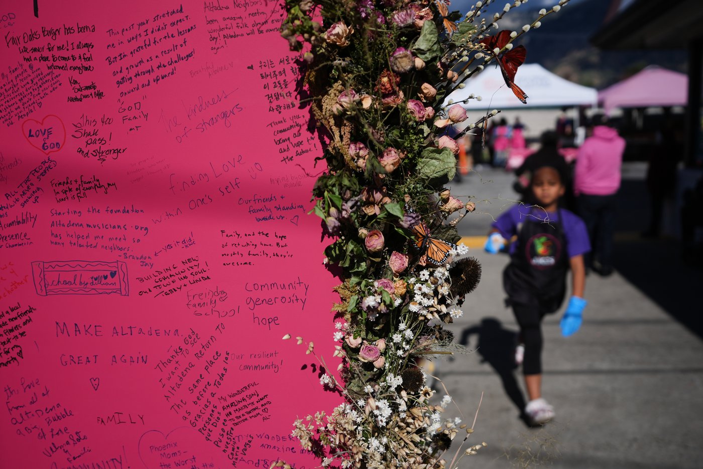 Mourners mark a year since Los Angeles wildfires, in photos | iNFOnews.ca