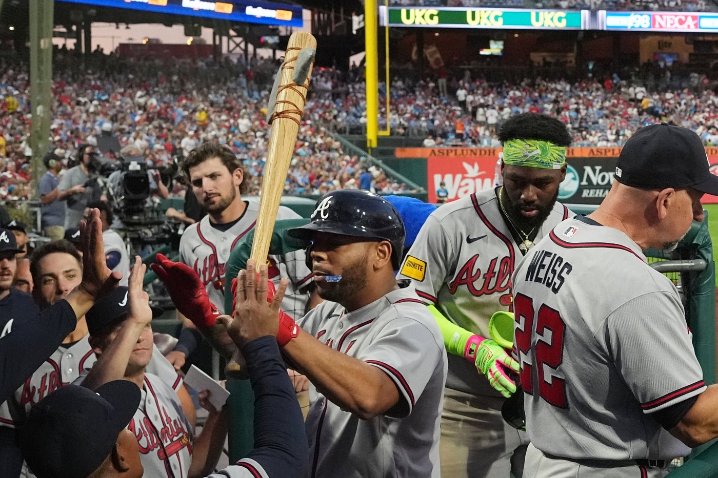 Braves rout Phillies 9-0 for third straight win | iNFOnews.ca