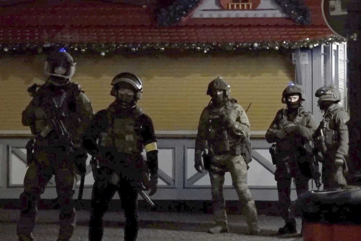 At least 2 dead and 60 hurt after a car drives into a German Christmas market in a suspected attack | iNFOnews.ca At least 2 dead and 60 hurt after a car drives into a German Christmas market in a suspected attack | iNFOnews.ca