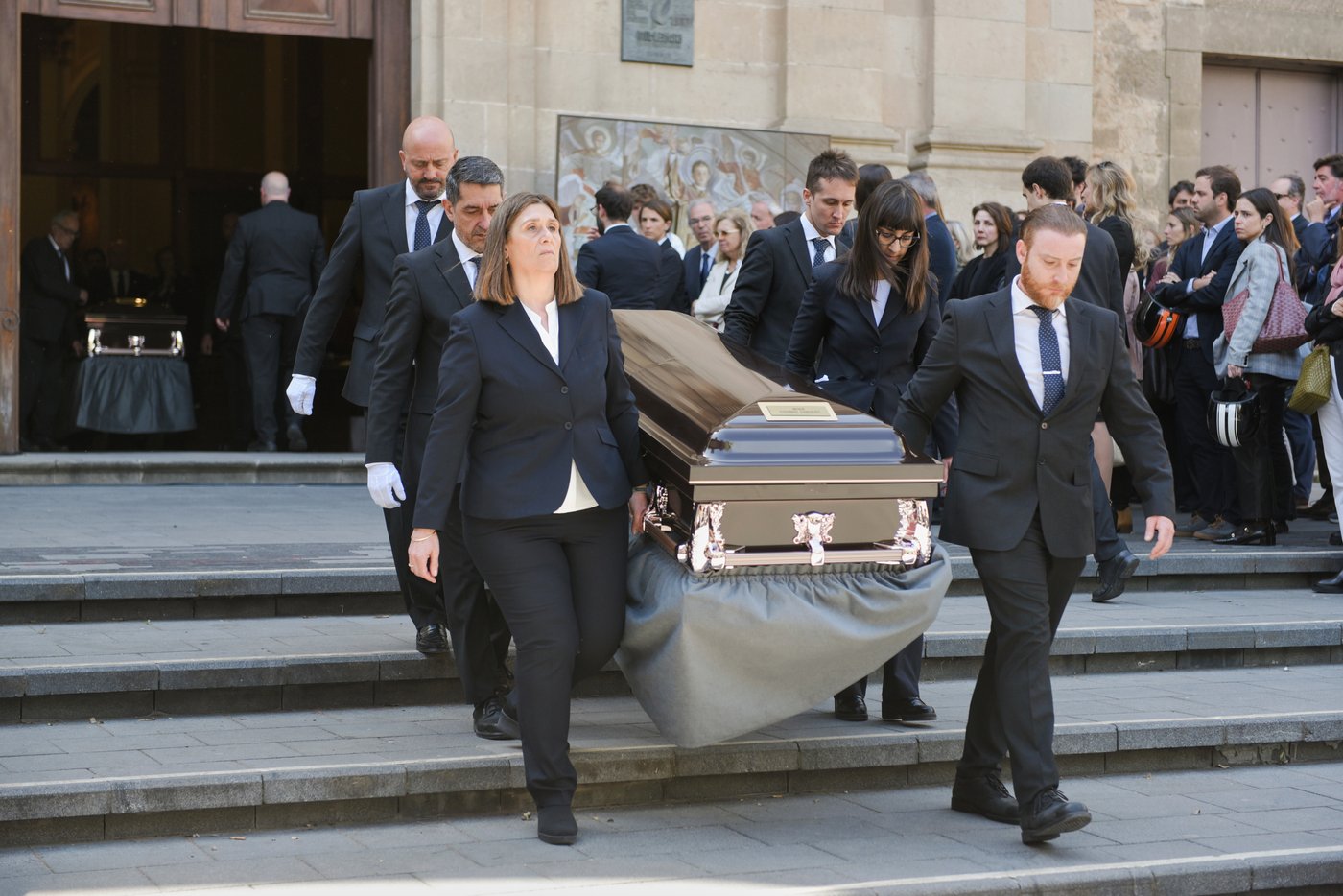Hundreds mourn Spanish family killed in New York City helicopter crash | iNFOnews.ca Hundreds mourn Spanish family killed in New York City helicopter crash | iNFOnews.ca