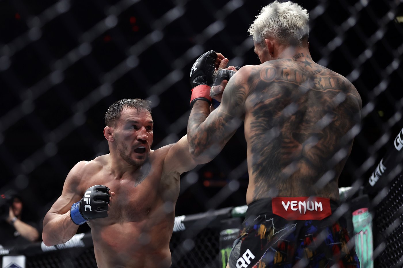 Jon Jones sends Stipe Miocic into retirement with decisive UFC heavyweight win in front of Trump | iNFOnews.ca Jon Jones sends Stipe Miocic into retirement with decisive UFC heavyweight win in front of Trump | iNFOnews.ca