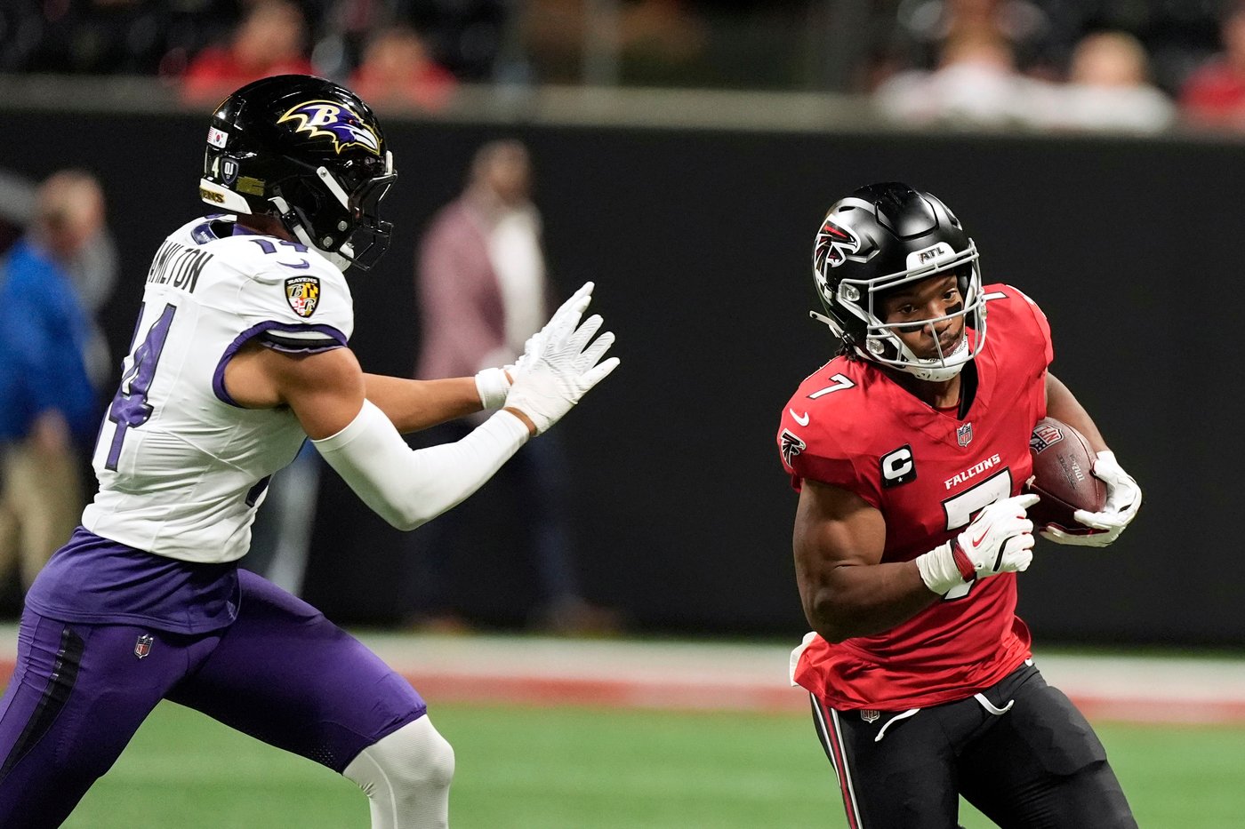Falcons All-Pro Bijan Robinson's leadership includes praying for frustrated teammates on sideline | iNFOnews.ca Falcons All-Pro Bijan Robinson's leadership includes praying for frustrated teammates on sideline | iNFOnews.ca