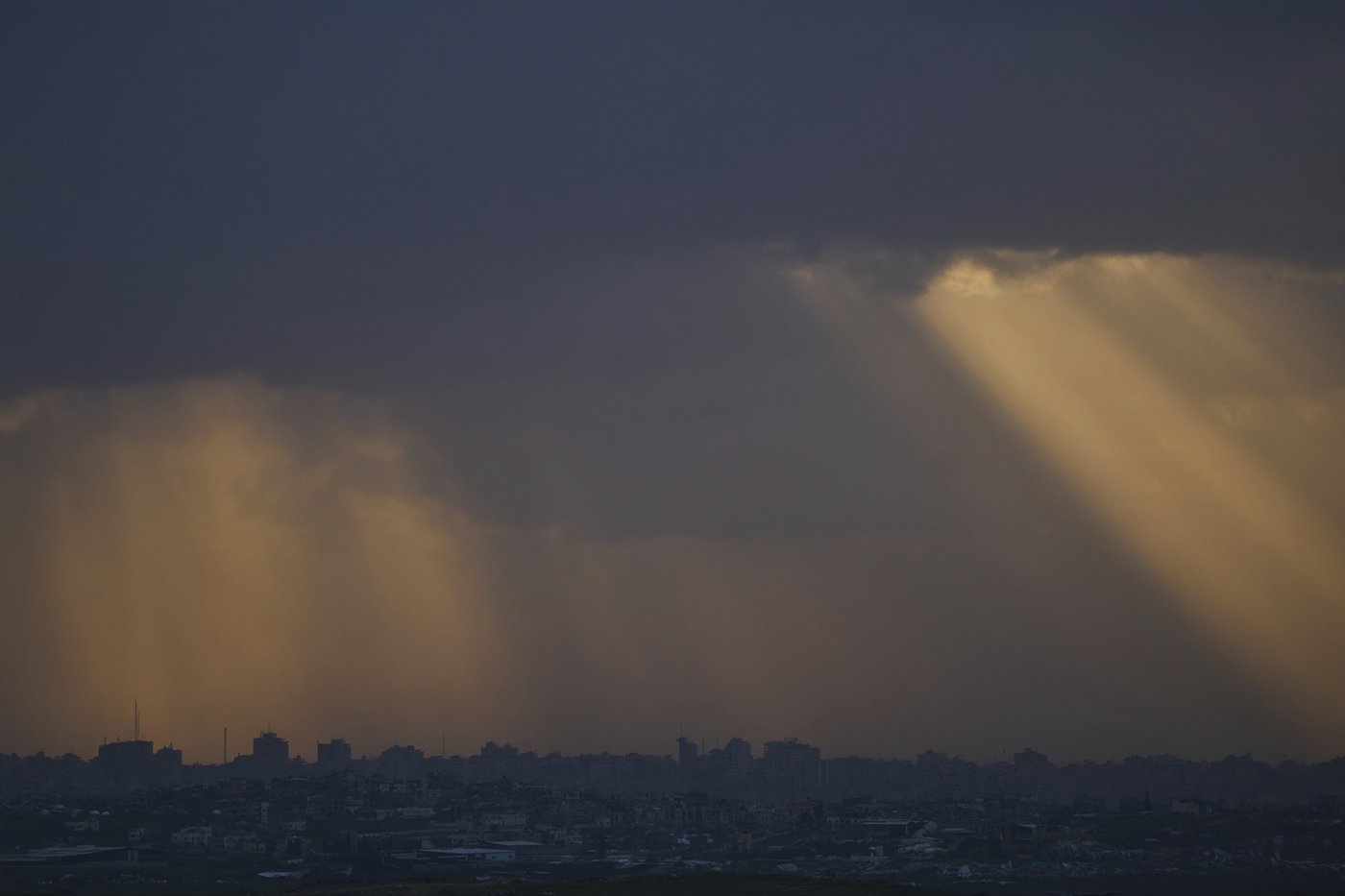 Middle East latest: Israeli strikes kill at least 85 Palestinians in Gaza, hospitals say | iNFOnews.ca