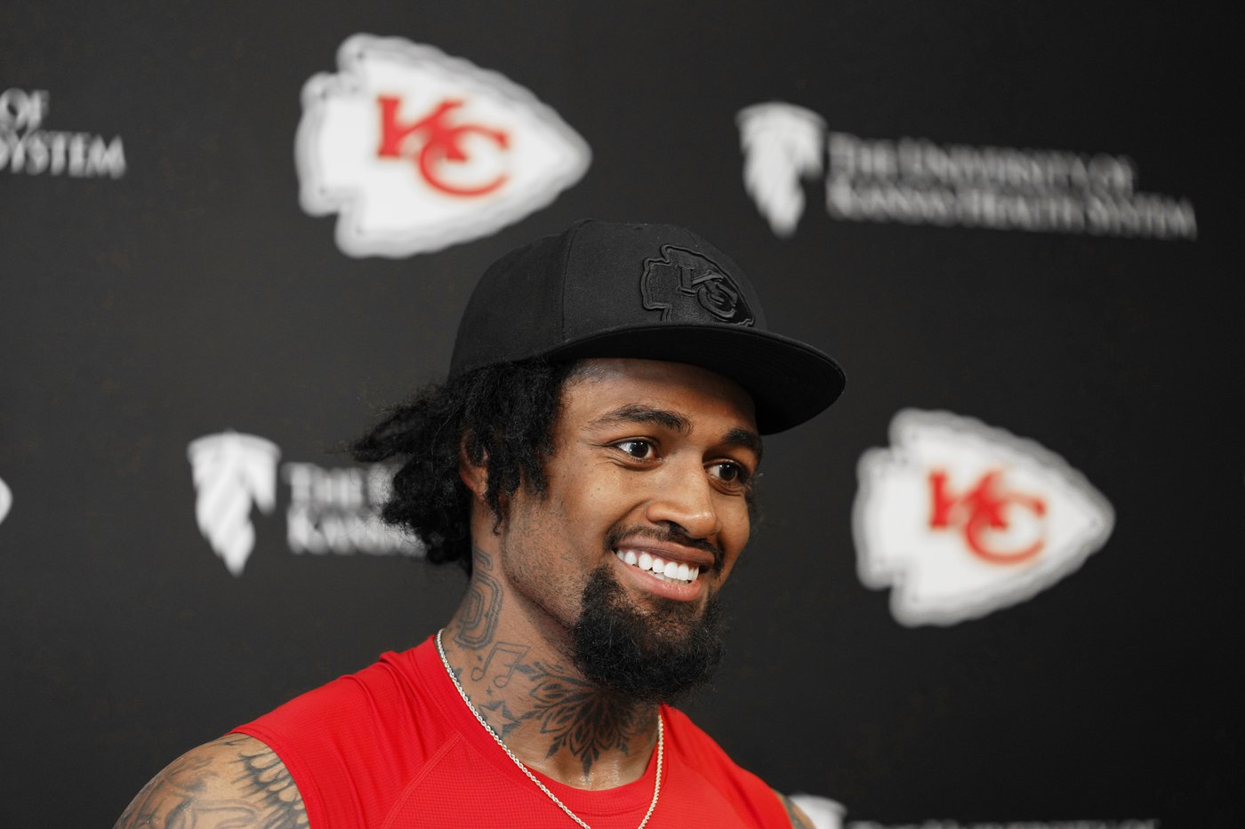 Chiefs LT Josh Simmons is out with a bulging disk, timetable for return uncertain, Reid says | iNFOnews.ca