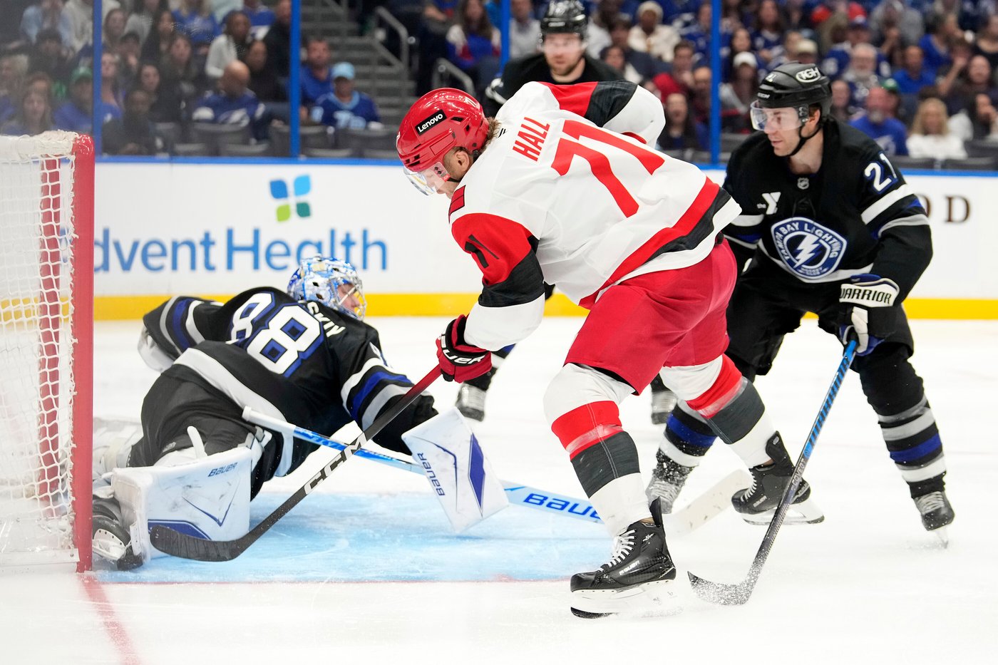 Aho, Svechnikov lead Hurricanes over Lightning to hand coach Rod Brind’Amour a win in his 600th game | iNFOnews.ca