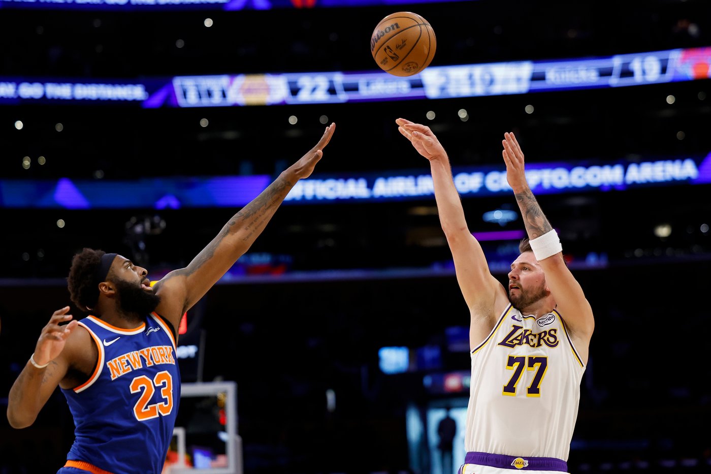 NBA fines Lakers' Luka Doncic $50,000 for gesture toward official in game against the Knicks | iNFOnews.ca