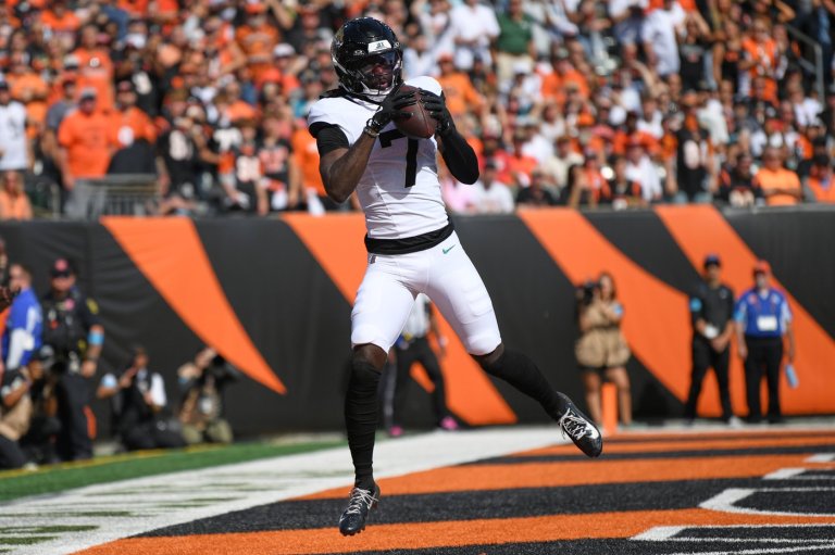 Trevor Lawrence finally gets 1st win over Bengals as Jaguars hold on for 22-17 victory | iNFOnews.ca
