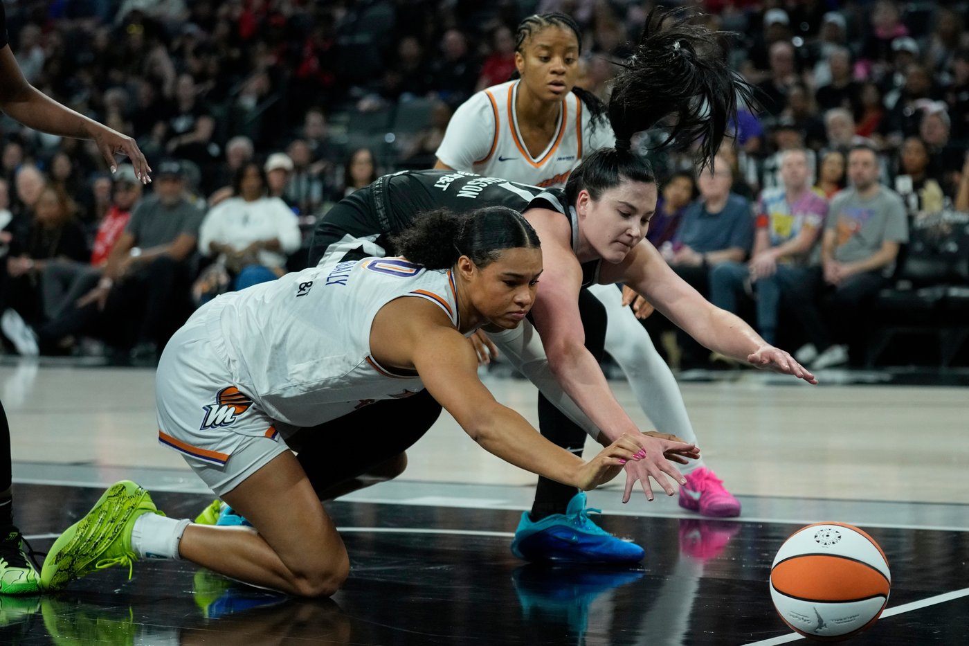 WNBA Finals draw most viewers for a Game 1 since the league's inaugural season | iNFOnews.ca