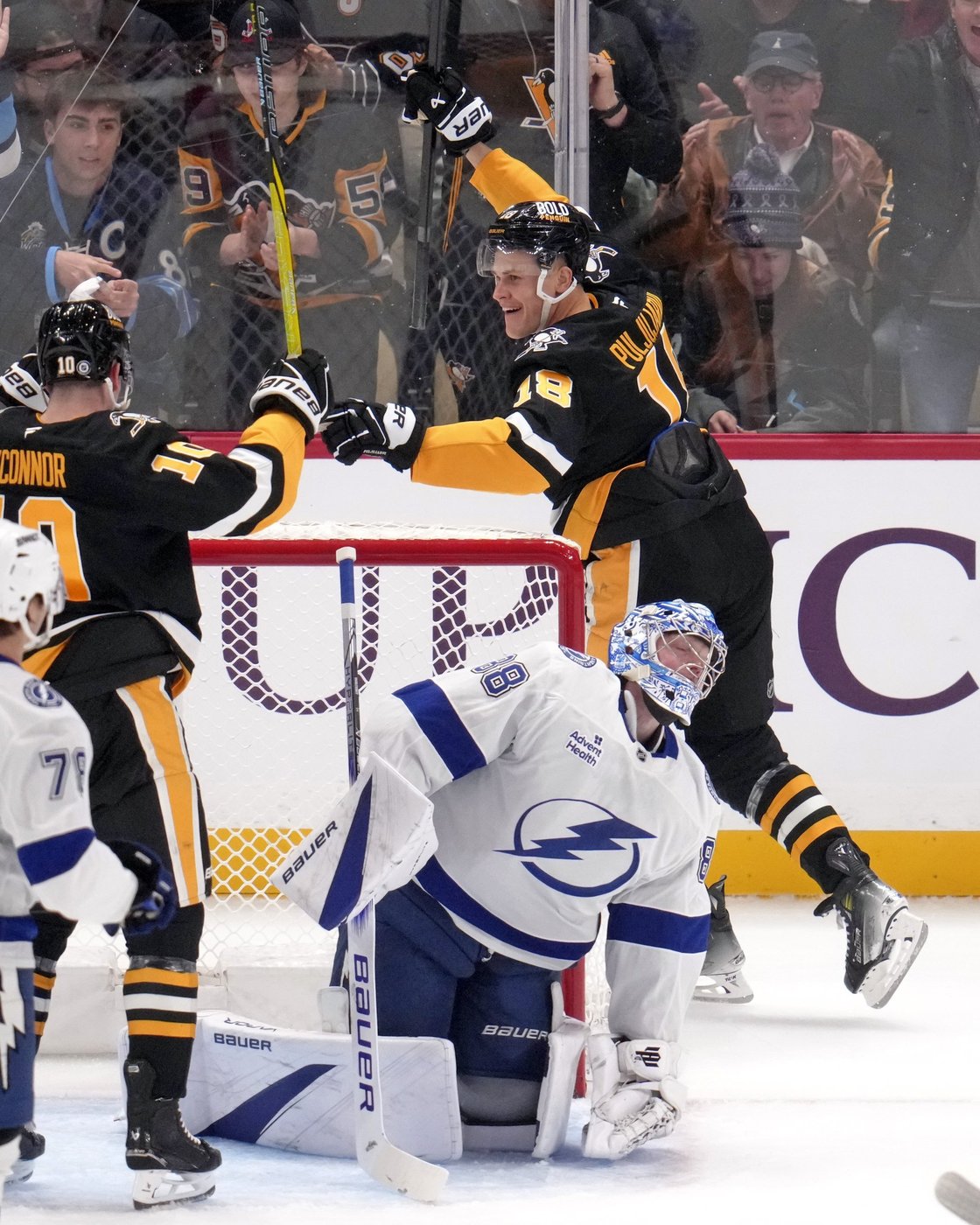 Brayden Point's OT winner helps Lightning rally past Penguins, 3-2 | iNFOnews.ca