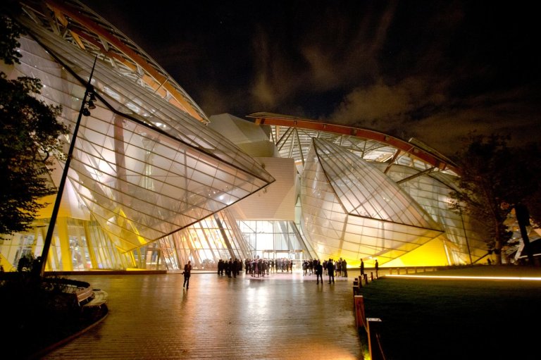 Groundbreaking architect Frank Gehry's famous buildings, in photos | iNFOnews.ca