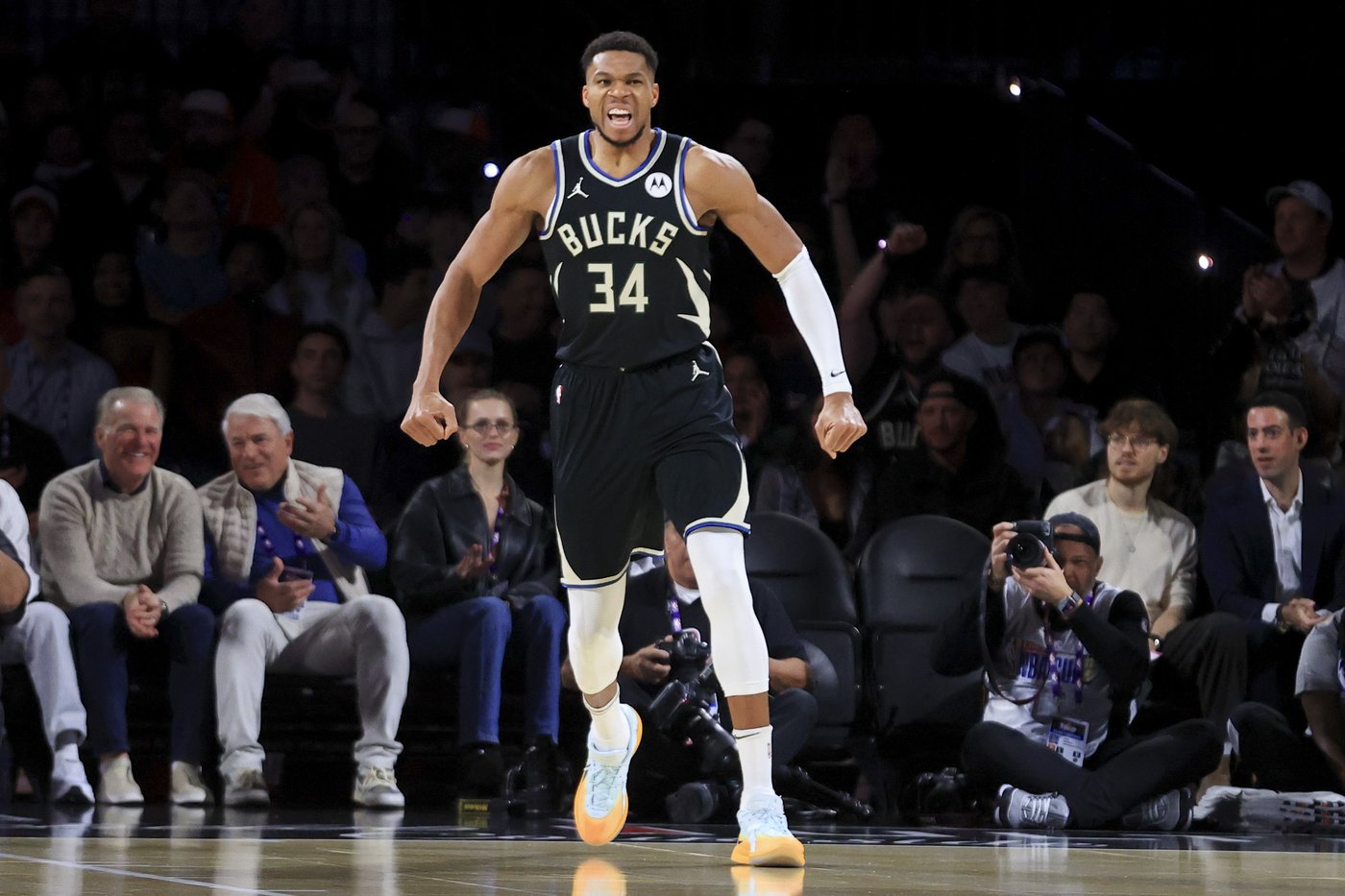 Giannis, Bucks top Hawks 110-102, earn spot in NBA Cup championship game vs. Thunder | iNFOnews.ca Giannis, Bucks top Hawks 110-102, earn spot in NBA Cup championship game vs. Thunder | iNFOnews.ca