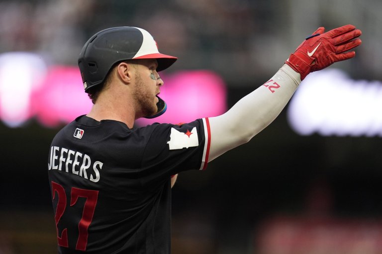 Twins hang 10 runs on the Tigers in the 6th inning of a 15-2 win as Lewis, Jeffers hit 3-run homers | iNFOnews.ca