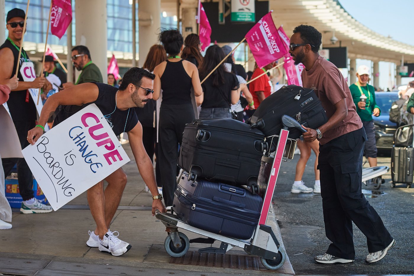 Here's the latest in the labour dispute between Air Canada and its flight attendants | iNFOnews.ca Here's the latest in the labour dispute between Air Canada and its flight attendants | iNFOnews.ca