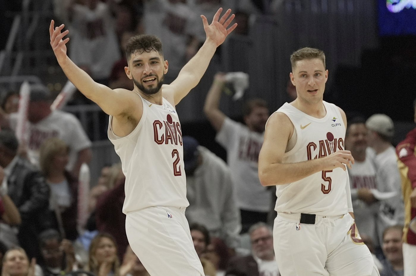 Mitchell, Jerome help Cavaliers rout Heat 121-100 in Game 1 of 1st-round series | iNFOnews.ca