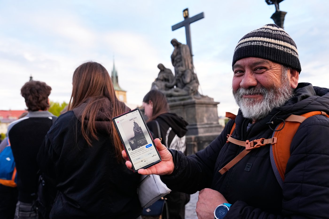 Depeche Mode fans flock to Prague’s Charles Bridge to recreate 1988 band photo | iNFOnews.ca Depeche Mode fans flock to Prague’s Charles Bridge to recreate 1988 band photo | iNFOnews.ca