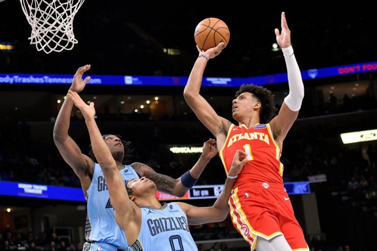 Jalen Johnson has 32 points, 15 rebounds to lead the Hawks to a 124-122 victory over the Grizzlies | iNFOnews.ca