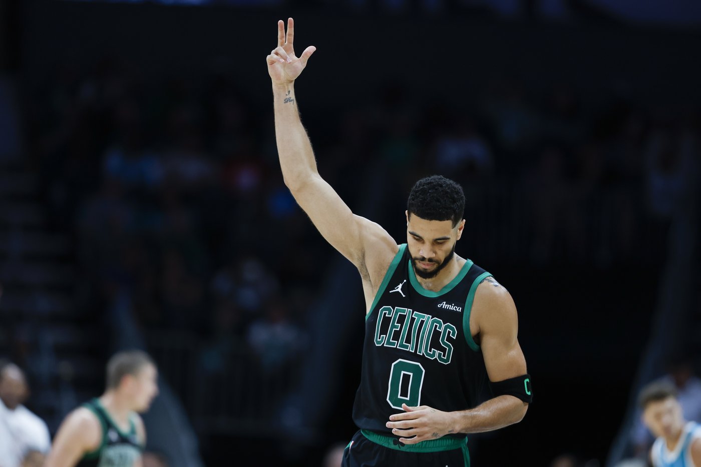 Tatum scores 32, Celtics pull away to beat Hornets 124-109 after 2 Charlotte players ejected | iNFOnews.ca Tatum scores 32, Celtics pull away to beat Hornets 124-109 after 2 Charlotte players ejected | iNFOnews.ca