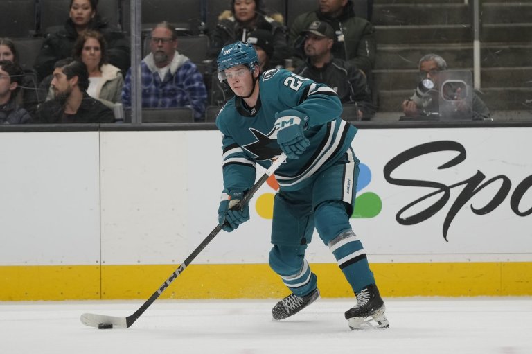 Vancouver Canucks sign defenceman Jack Thompson to one-year deal | iNFOnews.ca