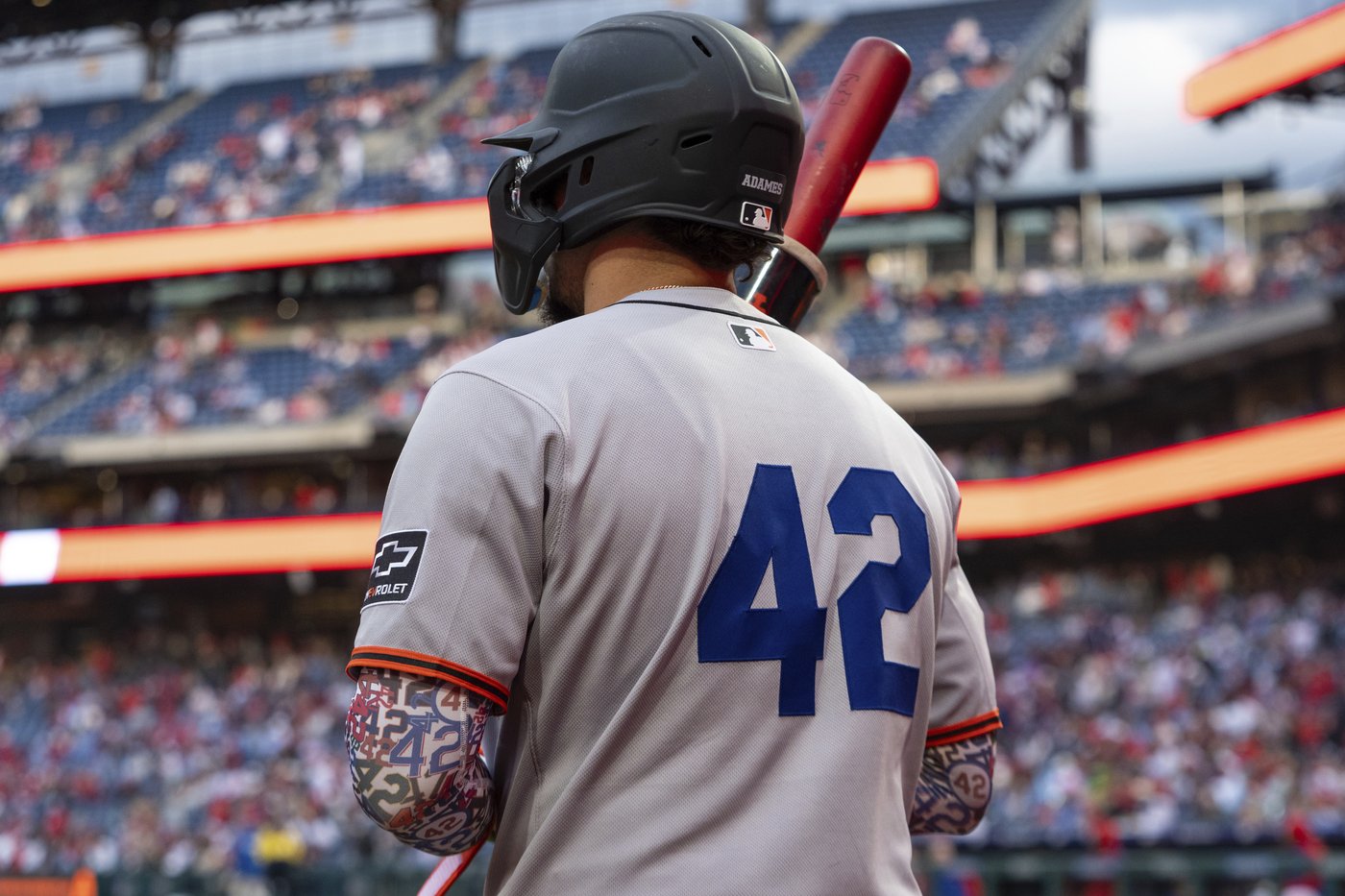 Harper and Realmuto homer to help lead the Phillies to a 6-4 win over the Giants | iNFOnews.ca