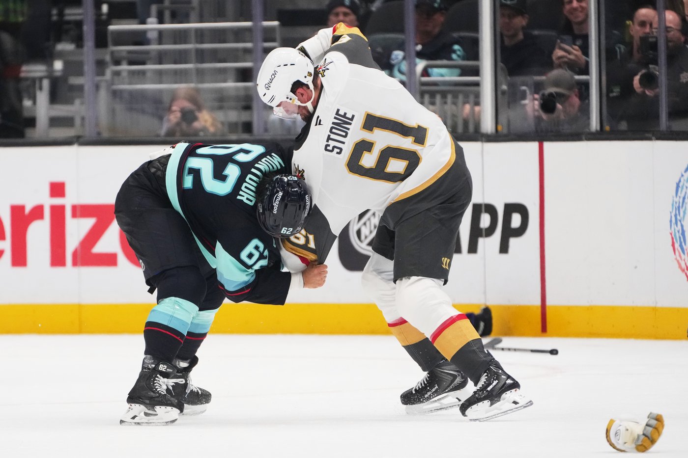 Golden Knights beat Kraken 6-2 behind 2 goals each from Olofsson and Hertl | iNFOnews.ca Golden Knights beat Kraken 6-2 behind 2 goals each from Olofsson and Hertl | iNFOnews.ca