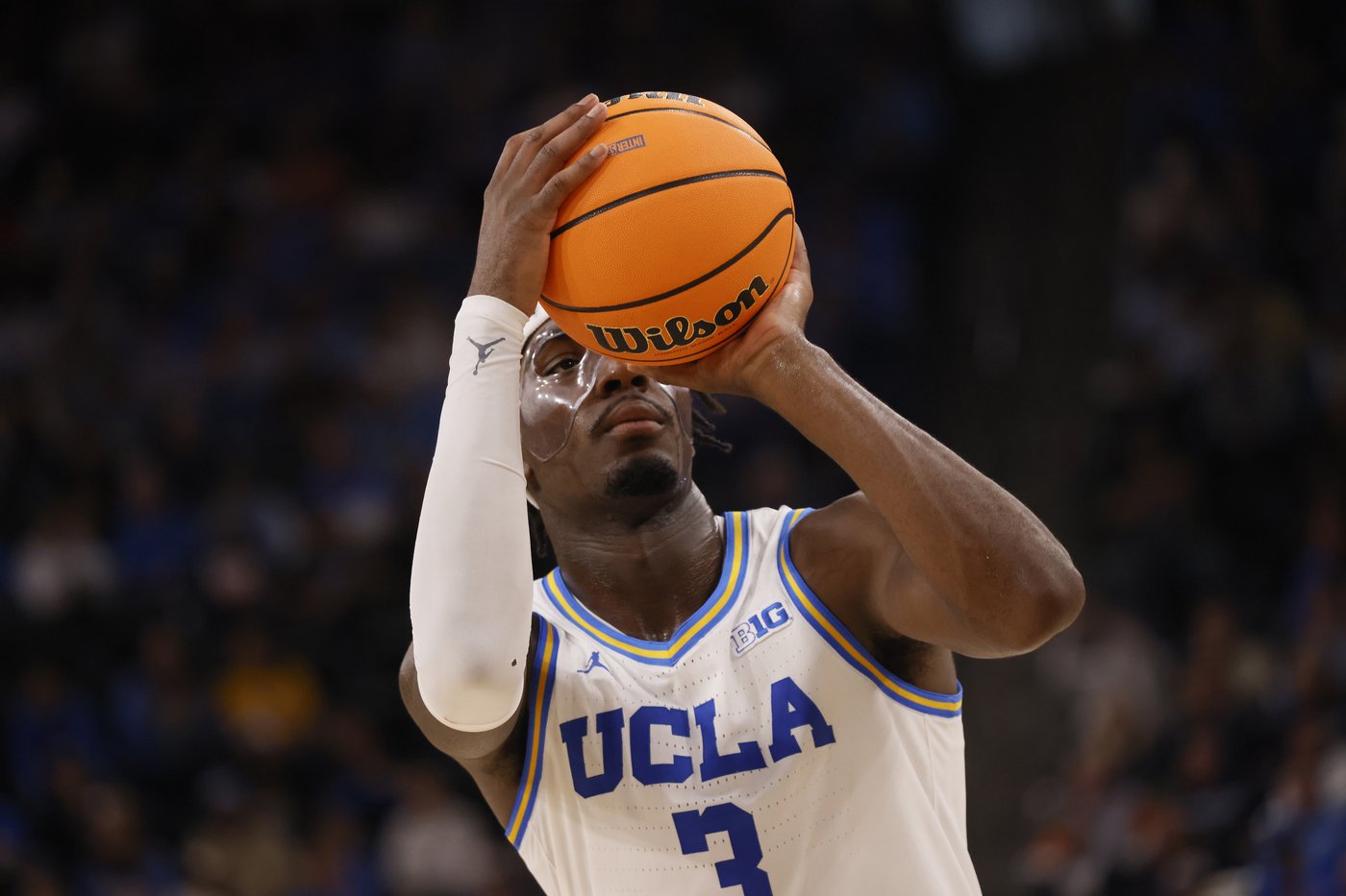 Dailey leads No. 22 UCLA over 14th-ranked Gonzaga 65-62 in 1st college hoops game at Intuit Dome | iNFOnews.ca