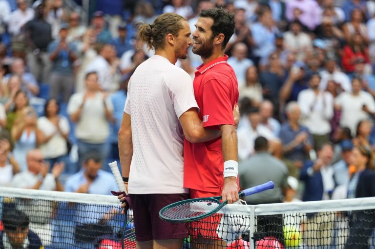 US Open semifinalist Khachanov beats Auger-Aliassime in the China Open's 1st round | iNFOnews.ca