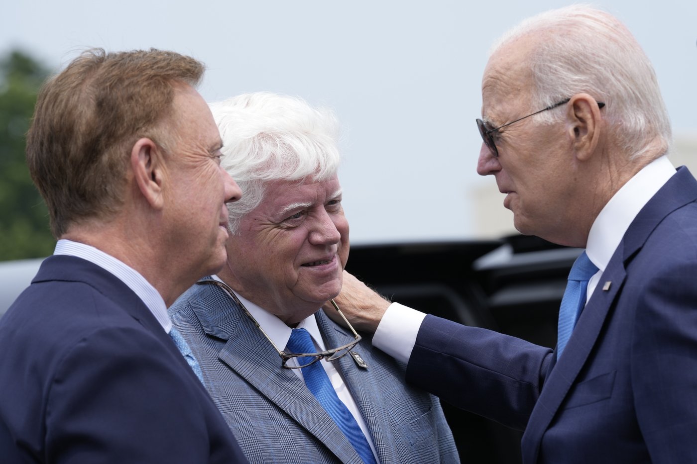 Connecticut Rep. John Larson says a complex partial seizure caused him to stop speech on House floor | iNFOnews.ca Connecticut Rep. John Larson says a complex partial seizure caused him to stop speech on House floor | iNFOnews.ca