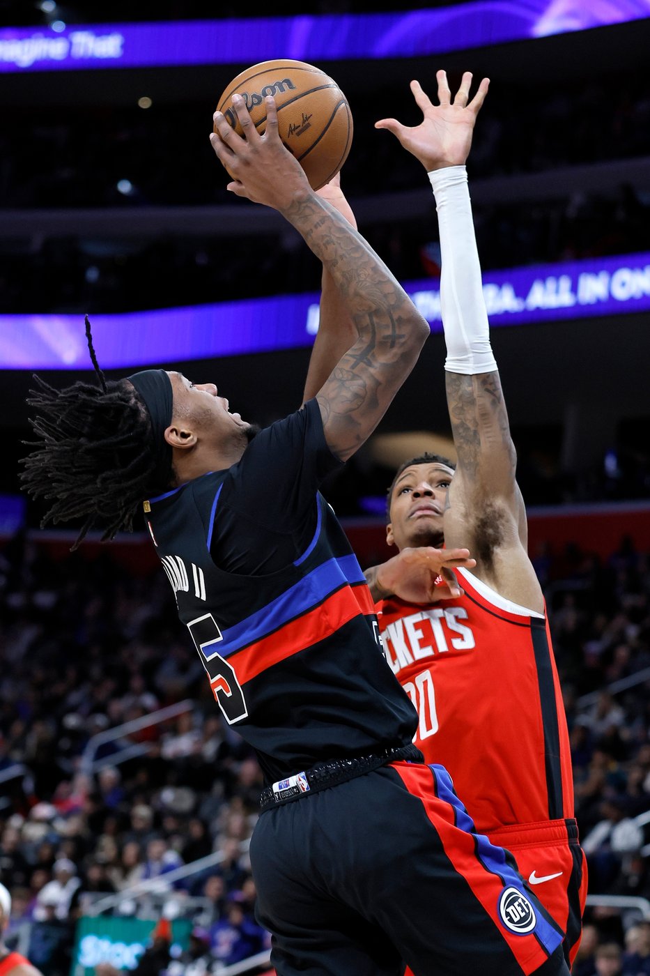 Kevin Durant's 32 points helps Houston Rockets end Detroit Pistons' 4-game winning streak | iNFOnews.ca