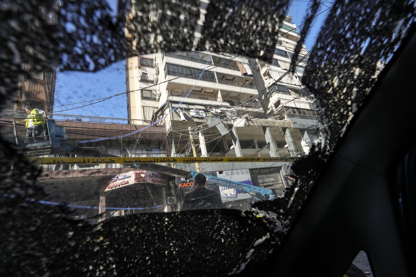 Israel-Hamas war latest: Israeli airstrikes in Lebanon have killed nearly 700 this week | iNFOnews.ca