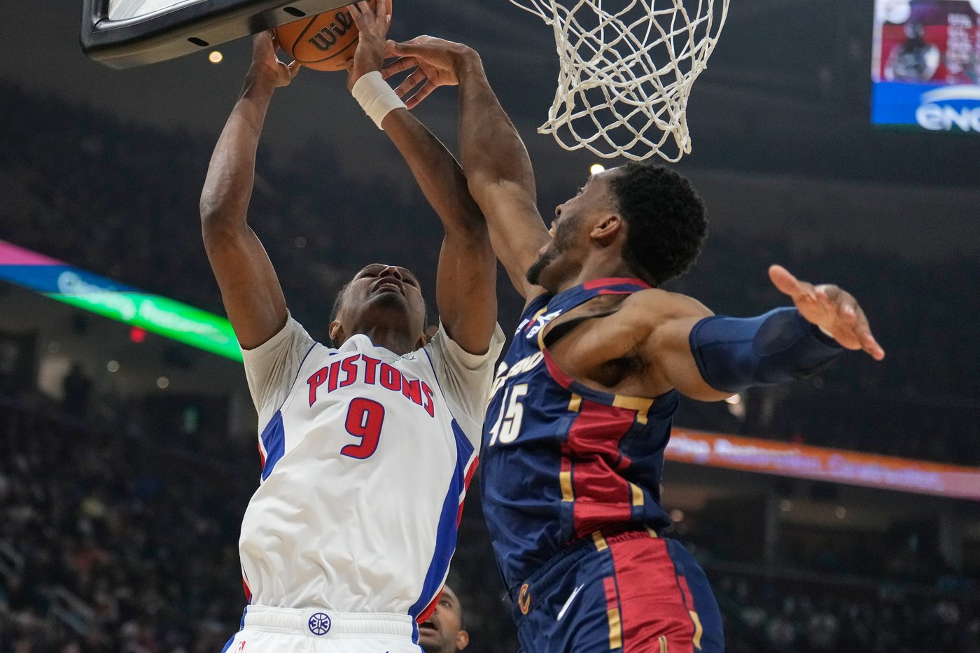 Pistons dominate 2nd half to beat Cavs and force Game 7 | iNFOnews.ca