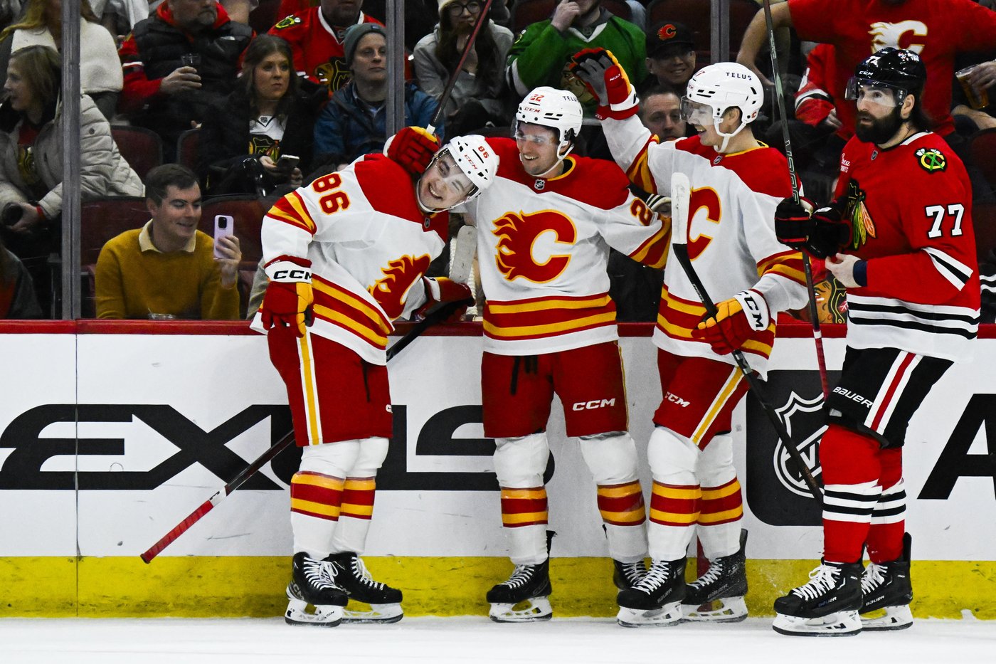 Pelletier scores twice as hot Flames beat Blackhawks 5-2 | iNFOnews.ca Pelletier scores twice as hot Flames beat Blackhawks 5-2 | iNFOnews.ca