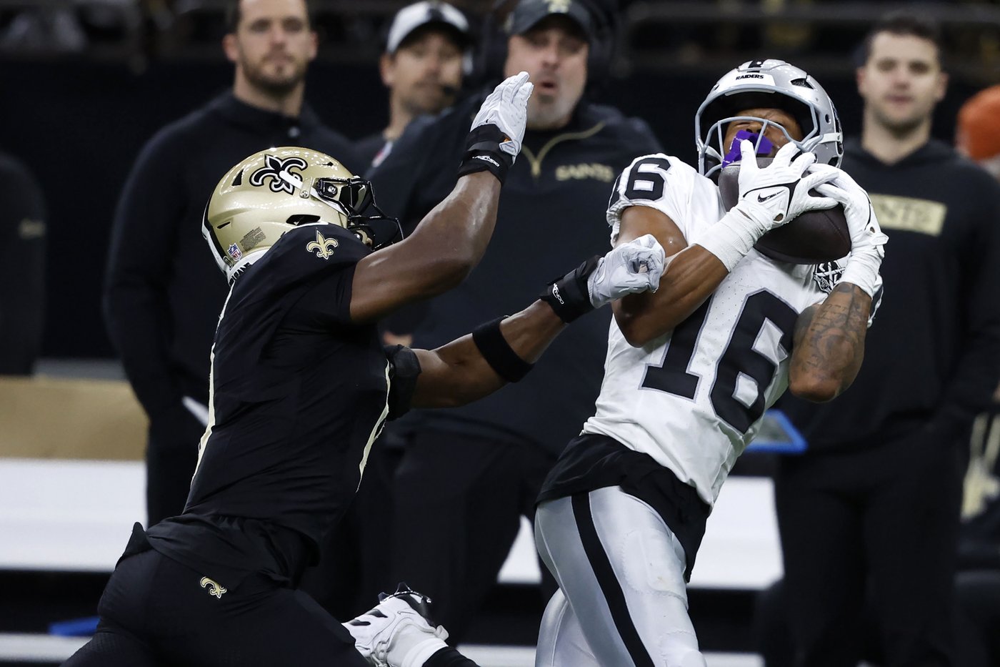 Brock Bowers sets NFL rookie records as the Raiders roll to a 25-10 victory over the Saints | iNFOnews.ca Brock Bowers sets NFL rookie records as the Raiders roll to a 25-10 victory over the Saints | iNFOnews.ca