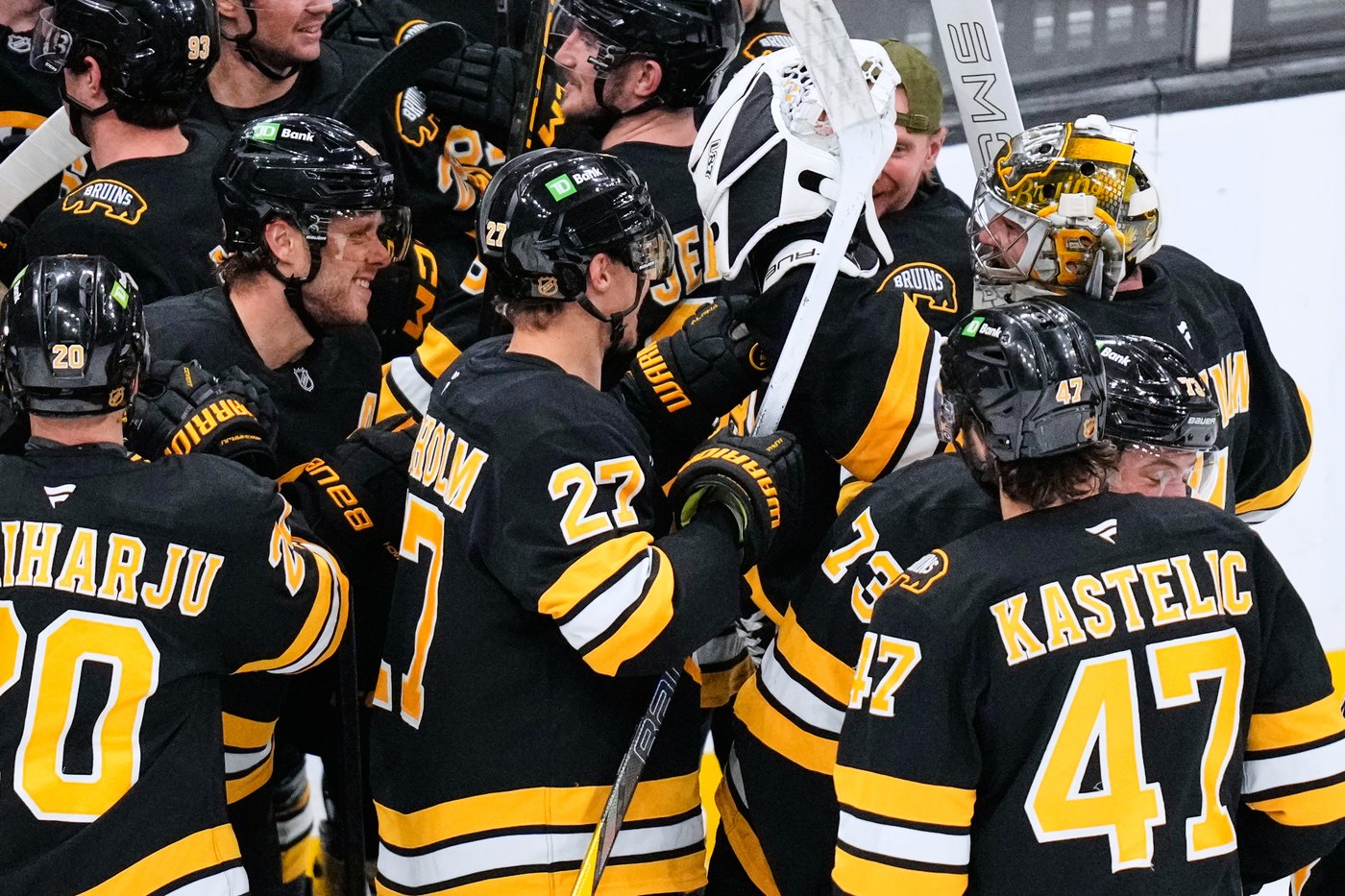 Pastrnak scores twice, hits 400-goal milestone as Bruins beat Maple Leafs 5-3 | iNFOnews.ca