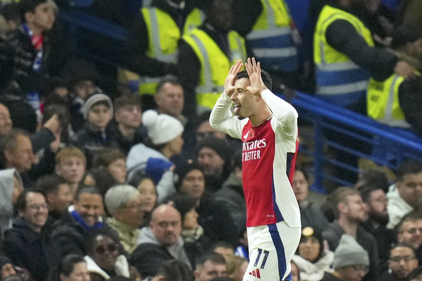 Arsenal's winless run goes on after 1-1 draw with Chelsea and Man United beats Leicester 3-0 | iNFOnews.ca