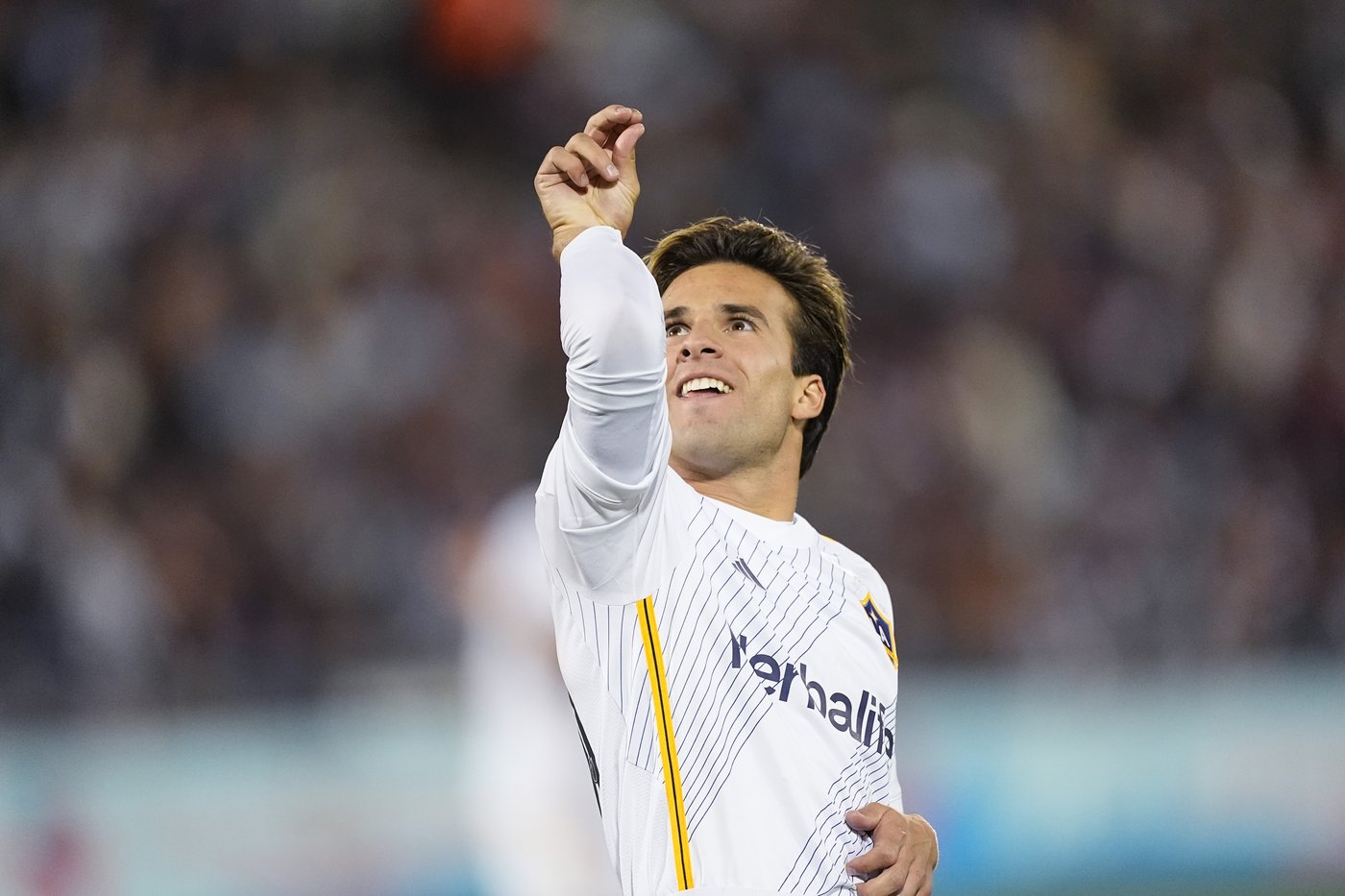 Gabriel Pec, Riqui Puig spark Galaxy to 3-1 victory over Rapids | iNFOnews.ca