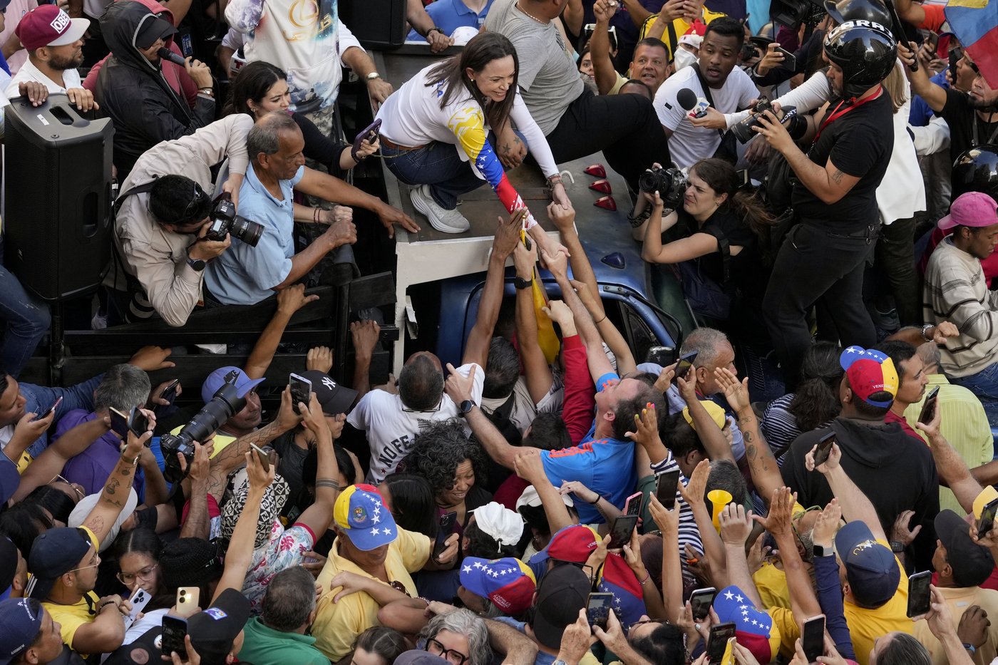 Venezuela's opposition leader defies Maduro to lead protests that end in confusing arrest claims | iNFOnews.ca Venezuela's opposition leader defies Maduro to lead protests that end in confusing arrest claims | iNFOnews.ca