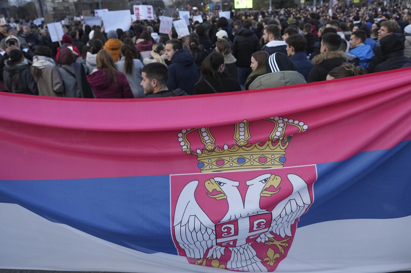 Thousands stream into Belgrade square to protest against populist Serbian president | iNFOnews.ca