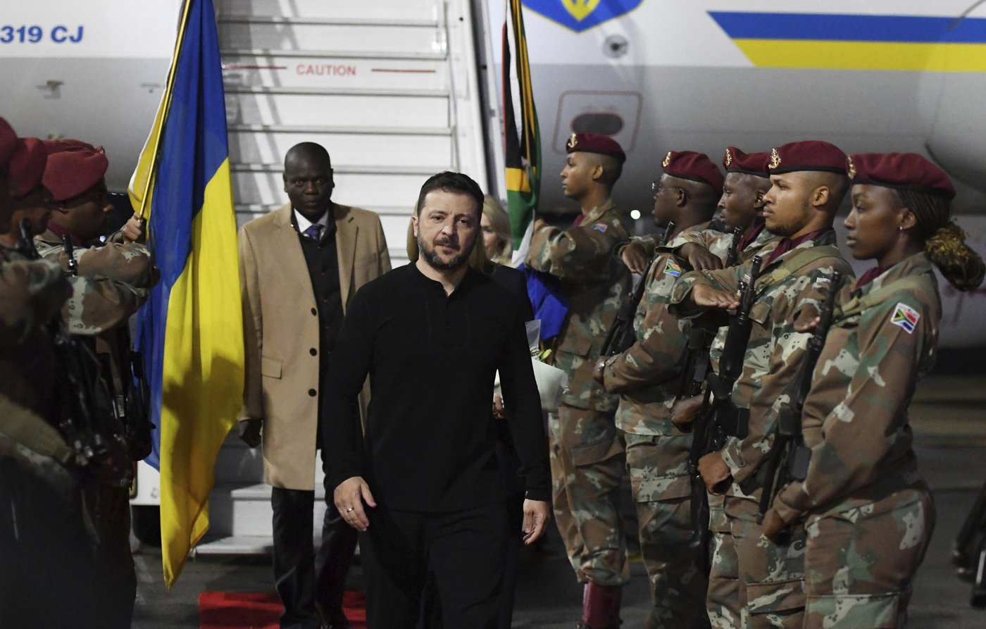 Zelenskyy says he's cutting short a visit to South Africa after Russian attacks on Kyiv | iNFOnews.ca Zelenskyy says he's cutting short a visit to South Africa after Russian attacks on Kyiv | iNFOnews.ca