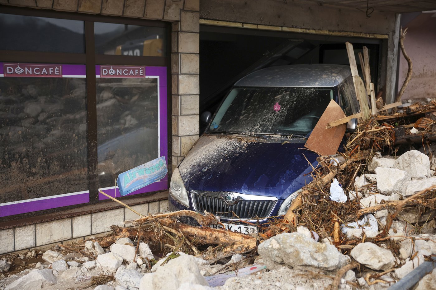 Rescue teams search for missing after floods, landslides kill at least 16 in Bosnia | iNFOnews.ca
