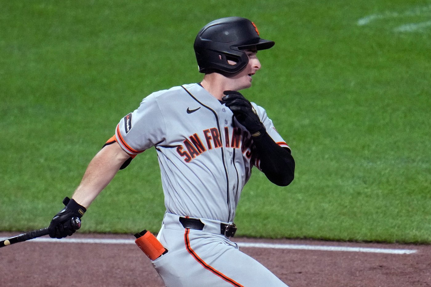 Rafael Devers hits 32nd homer, extends hit streak to 10 games as Giants beat Pirates 5-4 in 10 | iNFOnews.ca