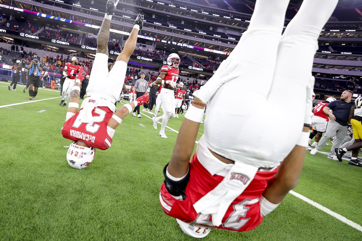 Hajj-Malik Williams throws 2 TDs passes to help No. 24 UNLV beat Cal 24-13 in the LA Bowl | iNFOnews.ca Hajj-Malik Williams throws 2 TDs passes to help No. 24 UNLV beat Cal 24-13 in the LA Bowl | iNFOnews.ca