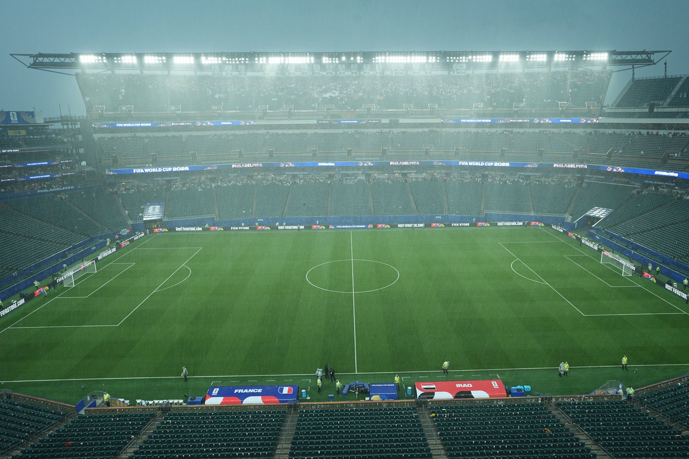 World Cup sees first weather delay, with France-Iraq game in Philadelphia paused for 2 hours | iNFOnews.ca World Cup sees first weather delay, with France-Iraq game in Philadelphia paused for 2 hours | iNFOnews.ca