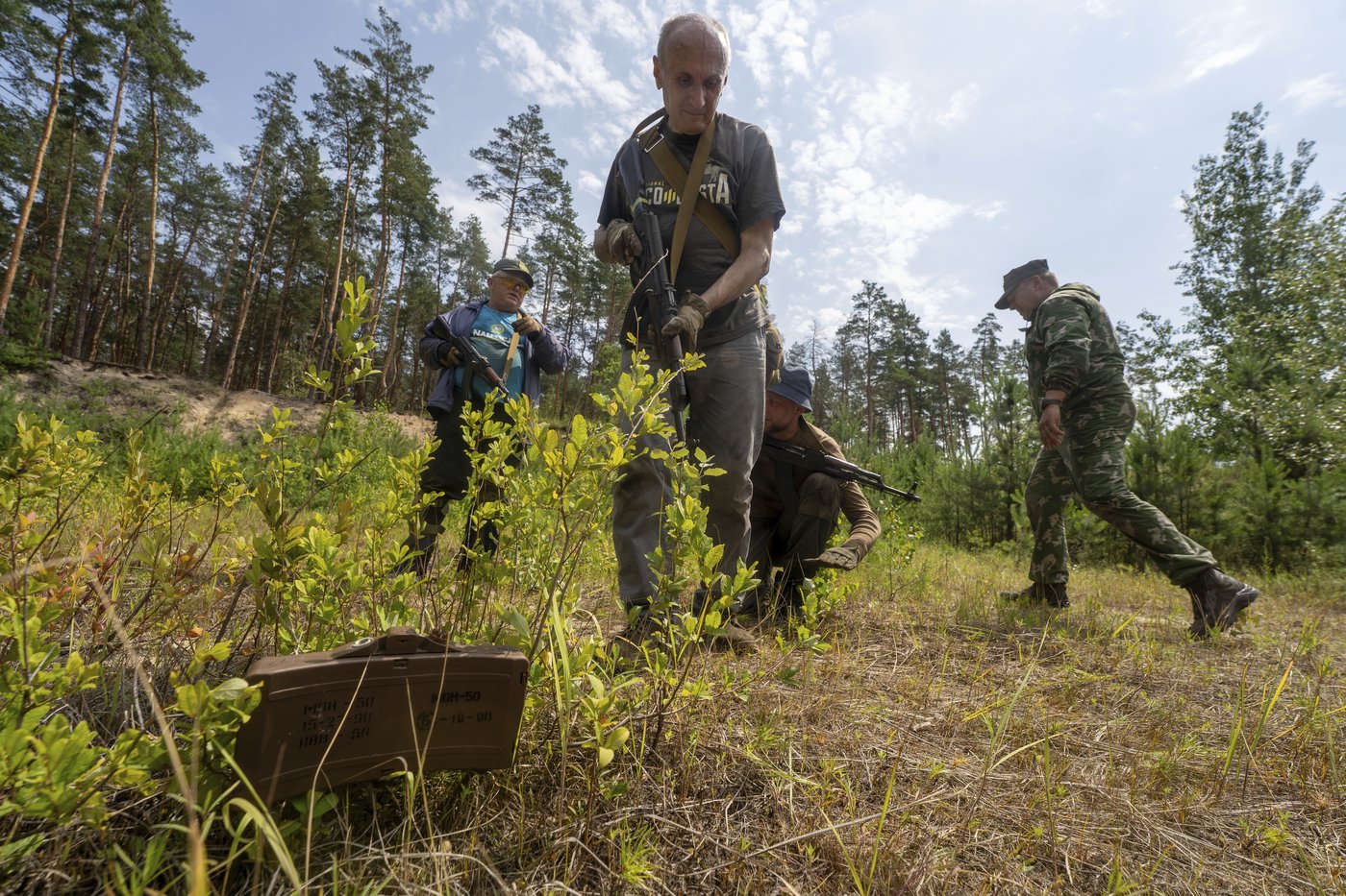 Ukraine's security agency says it killed Russian agents suspected of gunning down its officer | iNFOnews.ca