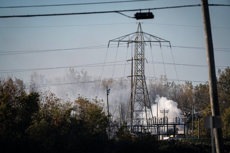 Evacuation area around Toledo chemical tank leak reduced as conditions continue to improve | iNFOnews.ca